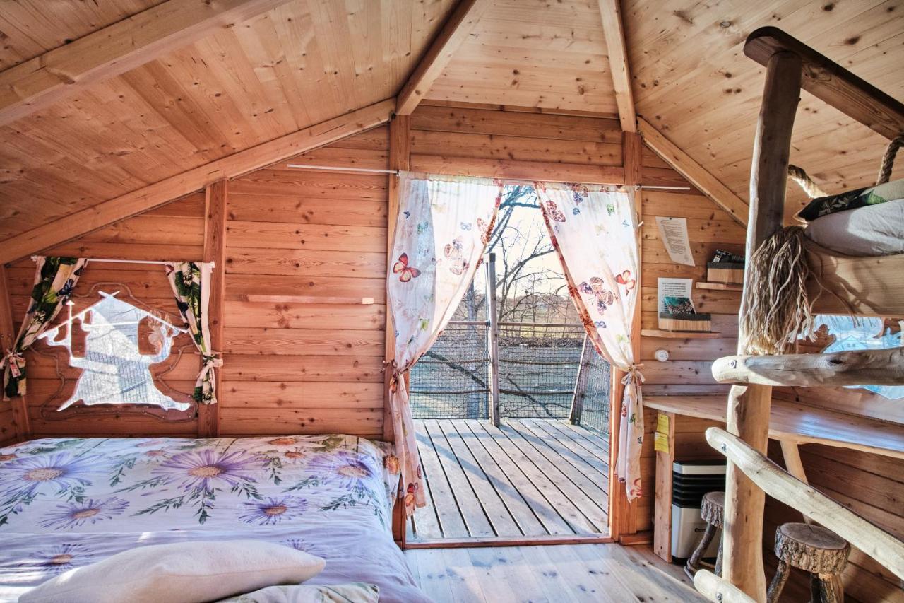 Jesenice  Treehouse Kremilekヴィラ エクステリア 写真